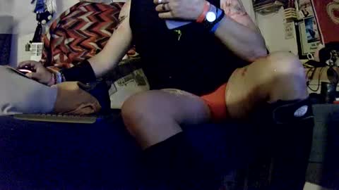 Snapshot of mario_1974 chatting on November 17, 12:38 am Ray online show from November 17, 12:38 am