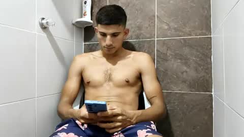 mariobrosss517470 online show from June 13, 7:34 pm