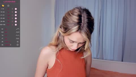 Snapshot of marionfuuller chatting on December 11, 9:09 am Alivia. online show from December 11, 9:09 am