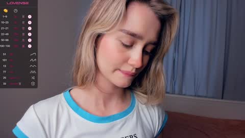 Snapshot of marionfuuller chatting on December 13, 8:20 am Alivia. online show from December 13, 8:20 am