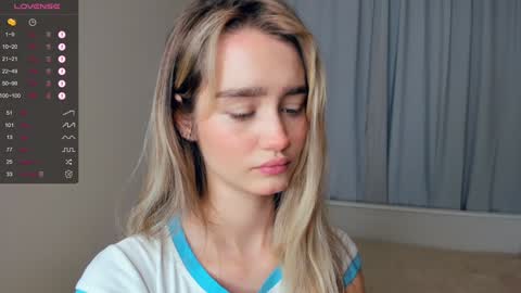 Snapshot of marionfuuller chatting on December 21, 6:30 am Alivia. online show from December 21, 6:30 am
