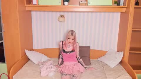 Alivia. online show from February 7, 6:44 pm