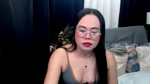Snapshot of mariposa_911 chatting on October 20, 1:50 am LEAH online show from October 20, 1:50 am