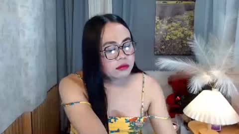 Snapshot of mariposa_911 chatting on February 7, 2:43 pm LEAH online show from February 7, 2:43 pm