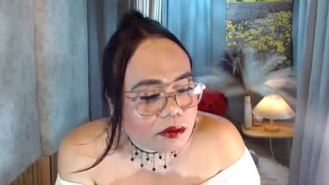 LEAH online show from June 4, 6:03 pm