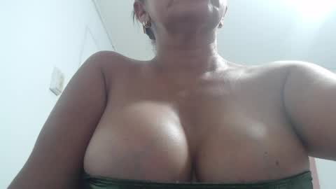 mariska_69 online show from May 9, 11:54 pm