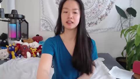 Snapshot of marissapeach chatting on May 23, 3:05 pm MarissaPeach online show from May 23, 3:05 pm