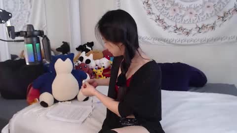 Snapshot of marissapeach chatting on June 8, 1:33 pm MarissaPeach online show from June 8, 1:33 pm