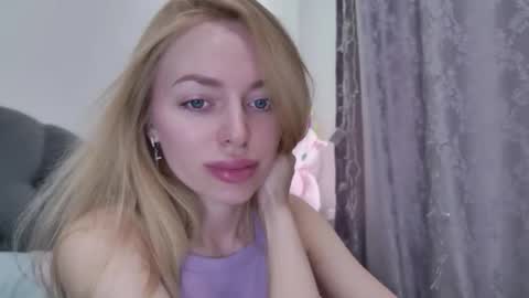 mariwell online show from May 18, 4:07 am