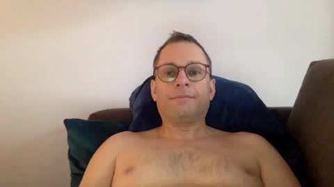 Snapshot of mark32571 chatting on December 29, 11:50 am Little Mark online show from December 29, 11:50 am