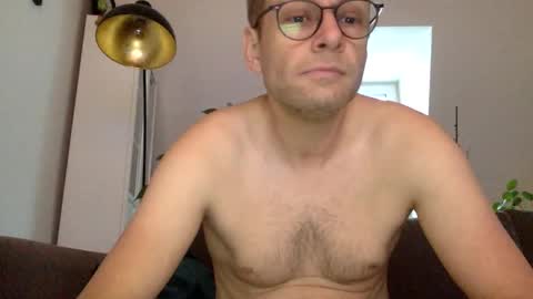 Snapshot of mark32571 chatting on January 15, 8:09 am Little Mark online show from January 15, 8:09 am