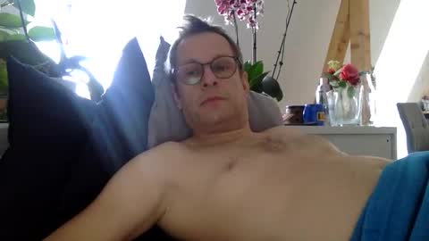 Snapshot of mark32571 chatting on March 11, 7:48 am Little Mark online show from March 11, 7:48 am