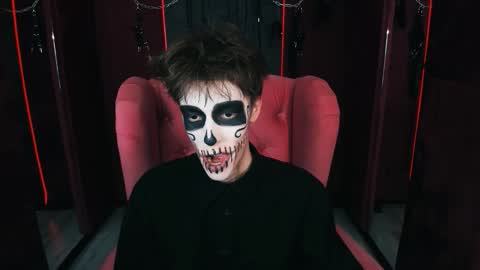 Mark online show from October 31, 3:57 pm