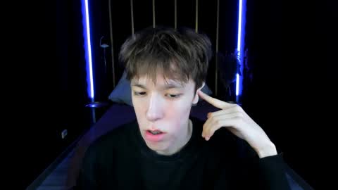 Mark online show from May 18, 9:48 am