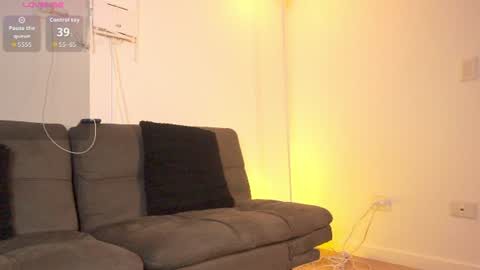 Snapshot of mark_broown_ chatting on June 21, 5:37 pm mark_broown_ online show from June 21, 5:37 pm