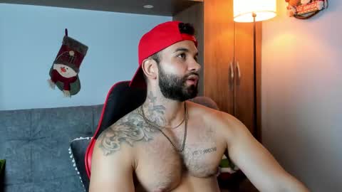 Mark online show from December 15, 11:09 pm