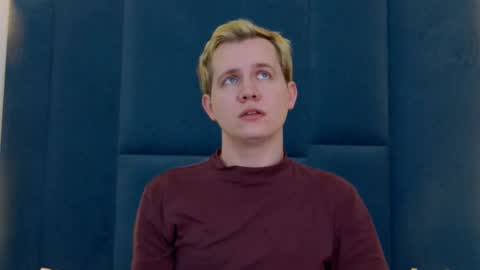 Snapshot of mark_hot_ chatting on April 5, 12:08 am Mark online show from April 5, 12:08 am