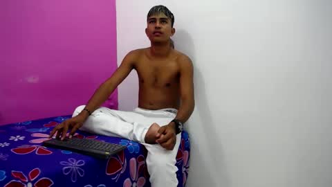 Snapshot of mark_latin18 chatting on February 7, 12:50 pm mark_latin18 online show from February 7, 12:50 pm