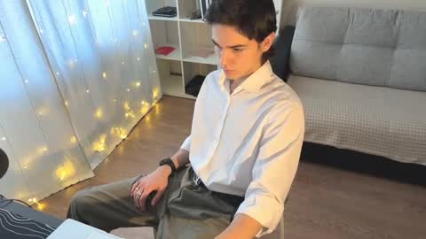 Mark online show from November 19, 10:04 am