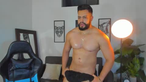 mark_x23 online show from February 22, 1:51 am