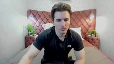 Mark online show from March 25, 7:42 pm