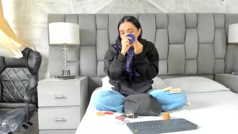 markandphilip  online show from October 25, 12:13 pm