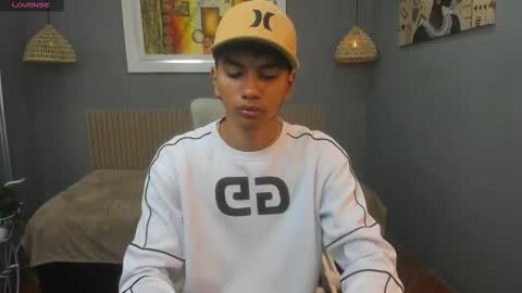 Snapshot of markbowie chatting on September 20, 11:44 am markbowie online show from September 20, 11:44 am