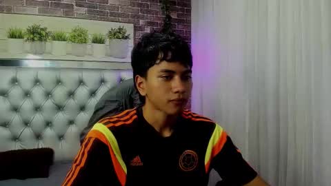 Snapshot of markbowie chatting on September 25, 3:05 pm markbowie online show from September 25, 3:05 pm