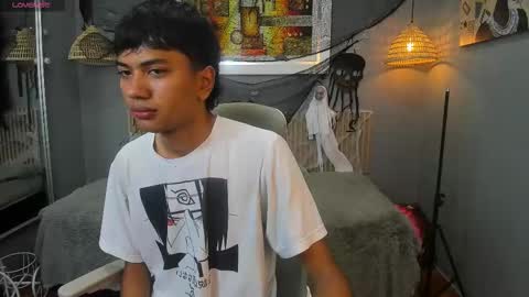 Snapshot of markbowie chatting on October 19, 12:39 pm markbowie online show from October 19, 12:39 pm