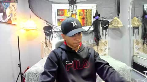 Snapshot of markbowie chatting on October 20, 12:38 pm markbowie online show from October 20, 12:38 pm