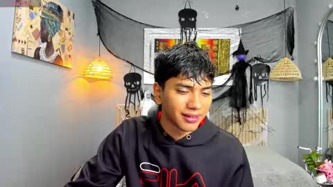 Snapshot of markbowie chatting on October 26, 12:11 pm markbowie online show from October 26, 12:11 pm