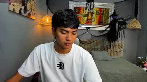 Snapshot of markbowie chatting on October 31, 11:44 am markbowie online show from October 31, 11:44 am