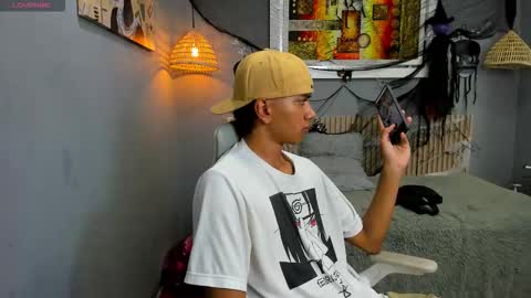 Snapshot of markbowie chatting on November 1, 3:25 pm markbowie online show from November 1, 3:25 pm