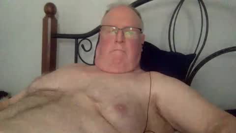 Snapshot of markkb262626 chatting on January 15, 6:33 pm Mark online show from January 15, 6:33 pm