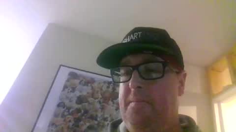 Snapshot of markkellyhamilton99 chatting on December 23, 11:49 pm mark online show from December 23, 11:49 pm