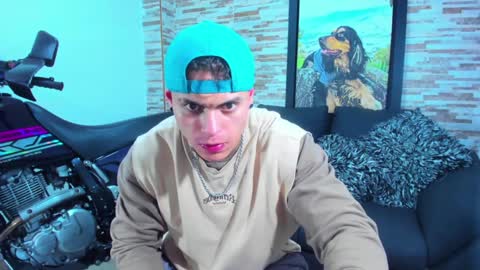 Snapshot of marko_toro__ chatting on December 11, 7:31 am Sebastian online show from December 11, 7:31 am