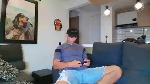 Snapshot of marko_toro__ chatting on September 16, 11:39 pm Sebastian online show from September 16, 11:39 pm