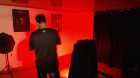 Snapshot of markswitch_ chatting on April 6, 3:04 am Mark Switch online show from April 6, 3:04 am