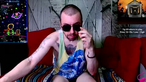 Snapshot of markus_rivas chatting on October 14, 11:05 pm markus rivas online show from October 14, 11:05 pm
