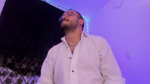 Snapshot of markwolfe1 chatting on October 28, 10:34 pm Mark  online show from October 28, 10:34 pm