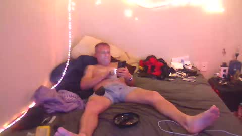 markymark101825061 online show from December 24, 10:33 am