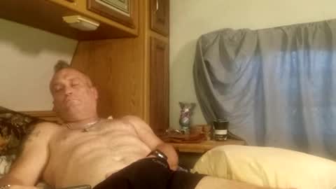 markymark101825061 online show from December 20, 2:02 pm