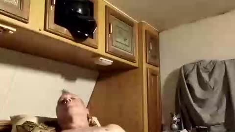 markymark101825061 online show from December 22, 2:41 am