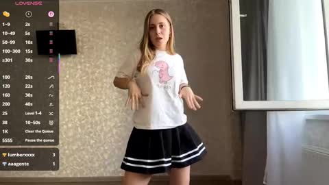 Snapshot of marlenagehlert chatting on September 12, 2:28 pm Olivia online show from September 12, 2:28 pm