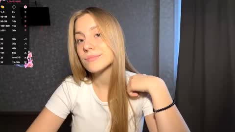 Snapshot of marlenagehlert chatting on October 1, 2:23 pm Olivia online show from October 1, 2:23 pm