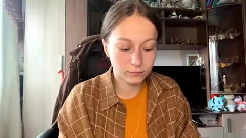 Lena online show from June 18, 8:14 am