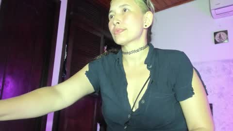 Snapshot of marly7890 chatting on October 19, 2:23 am marly online show from October 19, 2:23 am