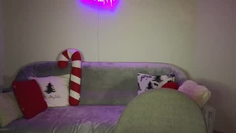 Mary online show from December 14, 10:25 pm