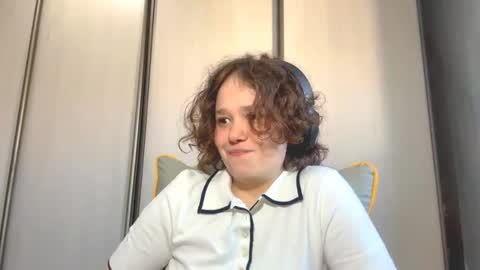 Lola online show from March 26, 10:10 am