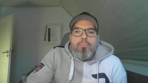 marriedcock1980 online show from December 1, 7:13 am